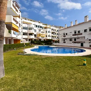 Urb Pueblo Del Parque, Luxury 2 Bedroom Apartment. Fantastic Location. Benalmadena